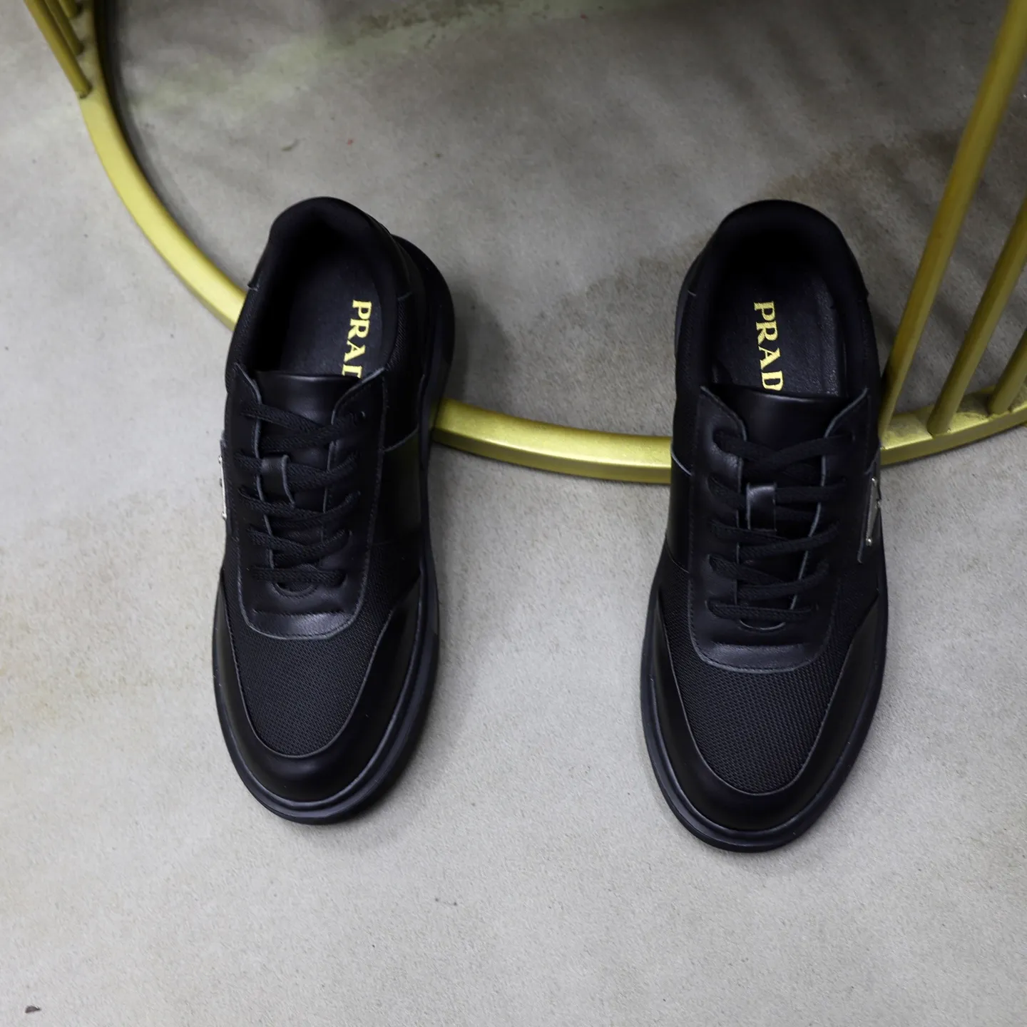 Ex-factory price: 462💰🙅‍♂️🙅‍♂️🙅‍♂️ Brand: PRADA Standard code: 38-44 (45 customized) Grade: Same as the official website Material: Original material splicing Comfortable and breathable lining Lightweight and wear-resistant sports outsole Style category: Men's fashionable casual shoes Running sneakers Distinguished luxury brand elements Top luxury Color: actual picture color
